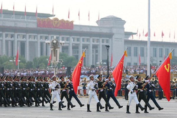 策略宝 特朗普提起中国阅兵, 当众说了3个“不”, 不认为这是在挑战美国